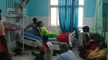 tantrik treats snake bite patient - India TV Hindi