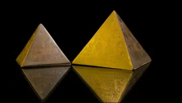 metal pyramid- India TV Hindi
