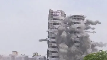 Noida Twin Towers Demolition- India TV Hindi