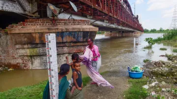 Yamuna river flowing above the danger mark in Delhi- India TV Hindi