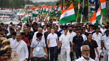 Rahul Gandhi with senior congress leader during his Bharat Jodo Yatra(File Photo)- India TV Hindi