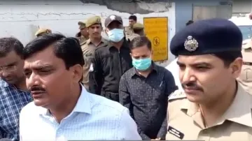 DM Indra Vikram Singh and SSP Kalanidhi Naithani, Aligarh- India TV Hindi