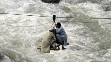 पाकिस्तान पर बाढ़ का...- India TV Hindi