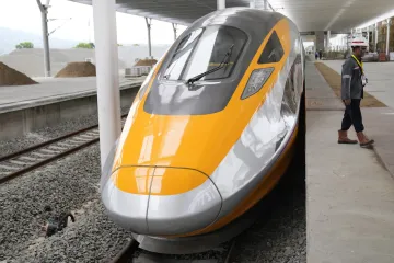 चीनी रेलवे- India TV Hindi
