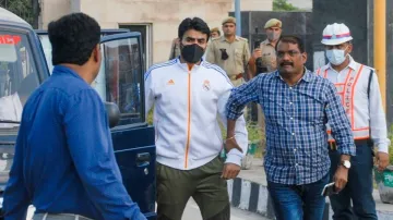 Shrikant Tyagi gets bail from Allahabad High Court - India TV Hindi
