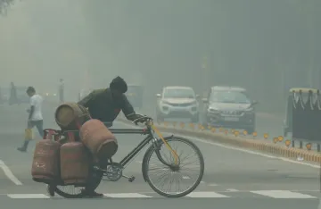 दिल्ली-एनसीआर में वायु प्रदूषण का स्तर खतरनाक स्तर पर पहुंच चुका है- India TV Hindi