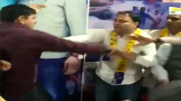 aap mla gulab singh yadav- India TV Hindi