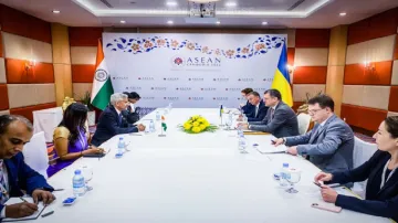  यूक्रेन के विदेशमंत्री दिमित्री कलेवा ने एस.जयशंकर से की चर्चा- India TV Hindi