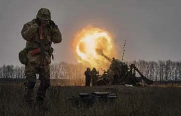 यूक्रेन पर मिसाइल हमला करते रूसी सैनिक (फाइल)- India TV Hindi