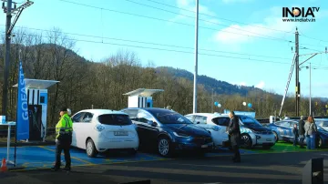 इलेक्ट्रिक गाड़ियों को बैन करने जा रहा स्विट्जरलैंड- India TV Paisa