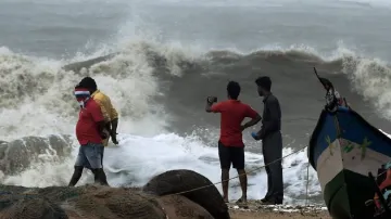 तमिलनाडु में चक्रवाती तूफान ‘मंदोस’ - India TV Hindi