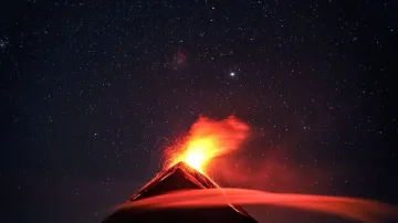 ग्वाटेमाला में ज्वालामुखी फटा- India TV Hindi