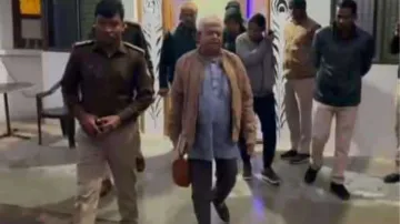 कांग्रेस नेता राजा पटेरिया को गिरफ्तार किया गया है- India TV Hindi
