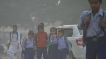 बिहार के सभी सरकारी स्कूल ठंड को देखते हुए 26 दिसंबर से बंद हो जाएंगे।- India TV Hindi