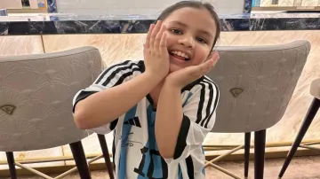 Ziva Dhoni wearing Lionel Messi signed jersey- India TV Hindi