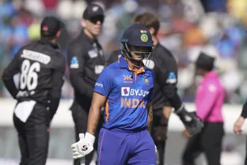 Ishan Kishan walking off the field after getting out in the...- India TV Hindi