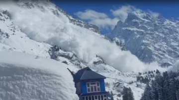 जम्मू-कश्मीर में हिमस्खलन - India TV Hindi