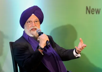 Hardeep singh puri remark on rahul gandhi demanded Apology said there is no pressure on the judiciar- India TV Hindi