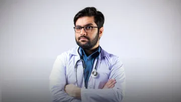 कनाडा, भारतीय डॉक्टर- India TV Hindi