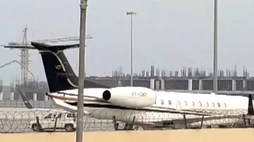 CM जगन मोहन रेड्डी को लेकर जा रहे विशेष विमान की इमरजेंसी लैंडिग- India TV Hindi