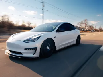 Tesla Cars- India TV Paisa