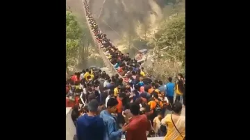 viral hanging bridge video- India TV Hindi