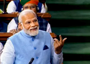 संसद में नीली सदरी में पीएम मोदी, जो बन गई चर्चा का विषय- India TV Hindi