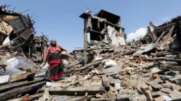 दुनिया के सबसे विनाशकारी भूकंप, लाखों लोगों की गई जानें, सुनामी ने मचाई भारी तबाही - India TV Hindi