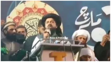 pakistan economic crisis pakistan leader saad hussain rizvi said hold quran and atom bomb in your ha- India TV Hindi