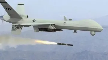 बदला जंग का तरीका, लड़ाकू विमानों की जगह ले रहे जंगी Drone, रूसी ड्रोन ने मार गिराया यूक्रेन का फाइटर- India TV Hindi
