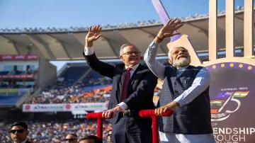 क्रिकेट के मैदान पर प्रधानमंत्री ने खेली डिप्लोमेसी!, मोदी-अल्बानीज की यह तस्वीर चीन को लगा देगी मिर- India TV Hindi
