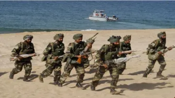 भारतीय सेना की ताकत और बढ़ेगी, होगा खुद का सैटेलाइट, इसरो के साथ 3 हजार करोड़ की डील- India TV Hindi