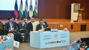 SCO Summit: चीन ने जिस बैठक में आतंकवाद पर लगाम लगाने की दी नसीहत, उसमें पाकिस्तान भी था शामिल- India TV Hindi