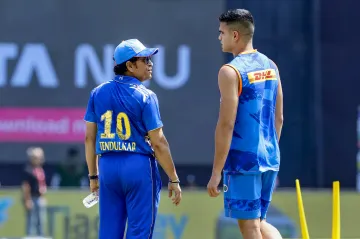 Sachin Tendulkar and Arjun Tendulkar - India TV Hindi