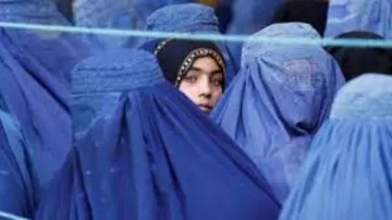 अफगानी महिलाओं पर पाबंदियां- India TV Hindi