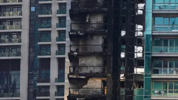 दुबई में एक अपार्टमेंट में भीषण आग में 16 की मौत- India TV Hindi