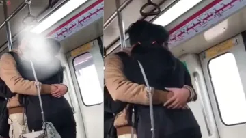 Video of romance in moving metro goes viral- India TV Hindi