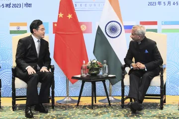 चीन और भारत के विदेश मंत्री छिन कांग व एस जयशंकर- India TV Hindi