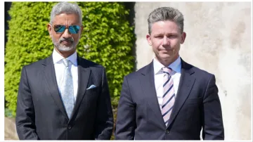 Foreign Minister S Jaishankar's photo in black glasses goes viral see his unique style- India TV Hindi