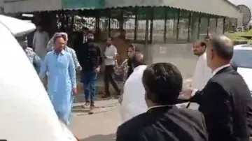 PTI Leader fawad chaudhary viral video- India TV Hindi