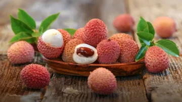 Shahi Litchi of Muzaffarpur- India TV Paisa