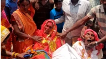 पति की मौत के बाद पत्नी ने भी तोड़ा दम- India TV Hindi