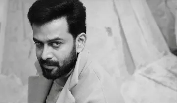 Prithviraj Sukumaran hospitalised after meeting an accident during shoot - India TV Hindi