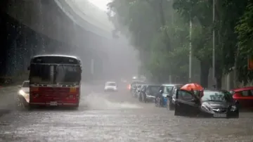 orange alert in mumbai- India TV Hindi