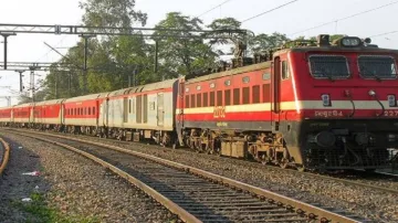 Train Accident, Train Crash Safety, Train Crash Safety Tips, Train Accident Safety, indian railway f- India TV Hindi