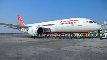 एयर इंडिया के विमान की इमरजेंसी लैंडिंग (प्रतीकात्मक फोटो)- India TV Hindi