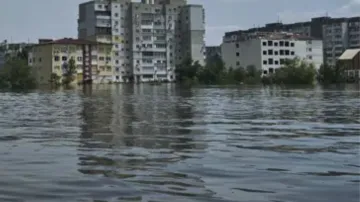 यूक्रेन में बांध टूटने के बाद आई बाढ़- India TV Hindi
