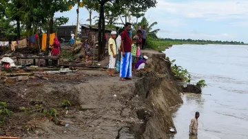 असम में बाढ़- India TV Hindi