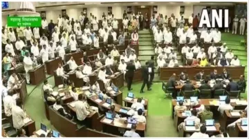 Maharashtra assembly controversy begings on Aurangzeb in Maharashtra Abu Azmi and Nitesh Rane remark- India TV Hindi