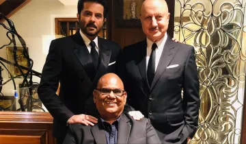 Friendship Day 2023 Anupam Kher misses Satish Kaushik a little extra today share a group pic with An- India TV Hindi